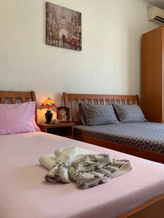 Guest House Nuhii Улцинь Екстер'єр фото
