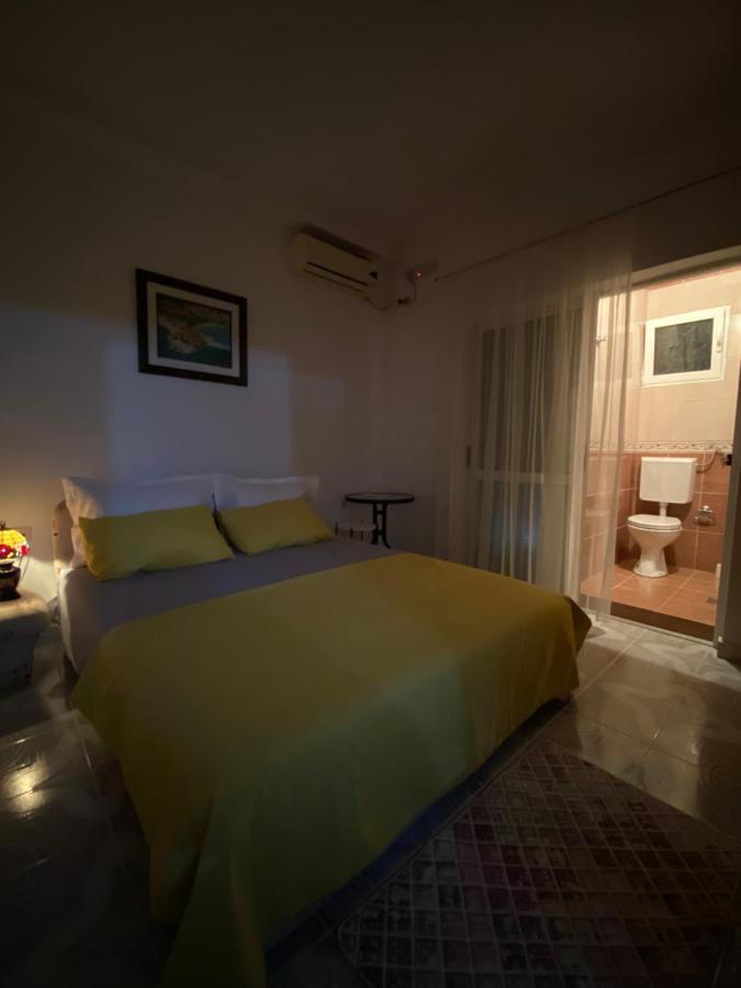 Guest House Nuhii Улцинь Екстер'єр фото